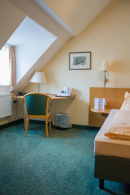 Hotel Domizil Alte Post Püttlingen Exterior foto