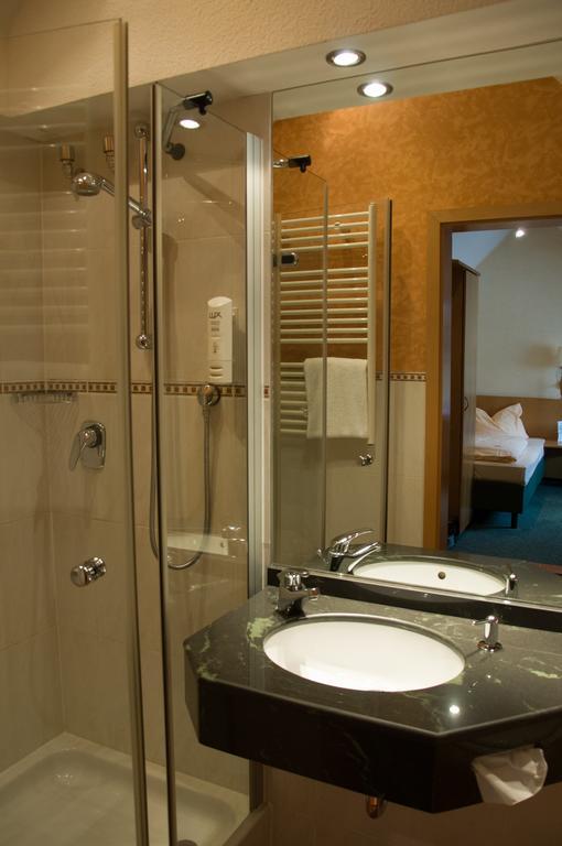 Hotel Domizil Alte Post Püttlingen Zimmer foto