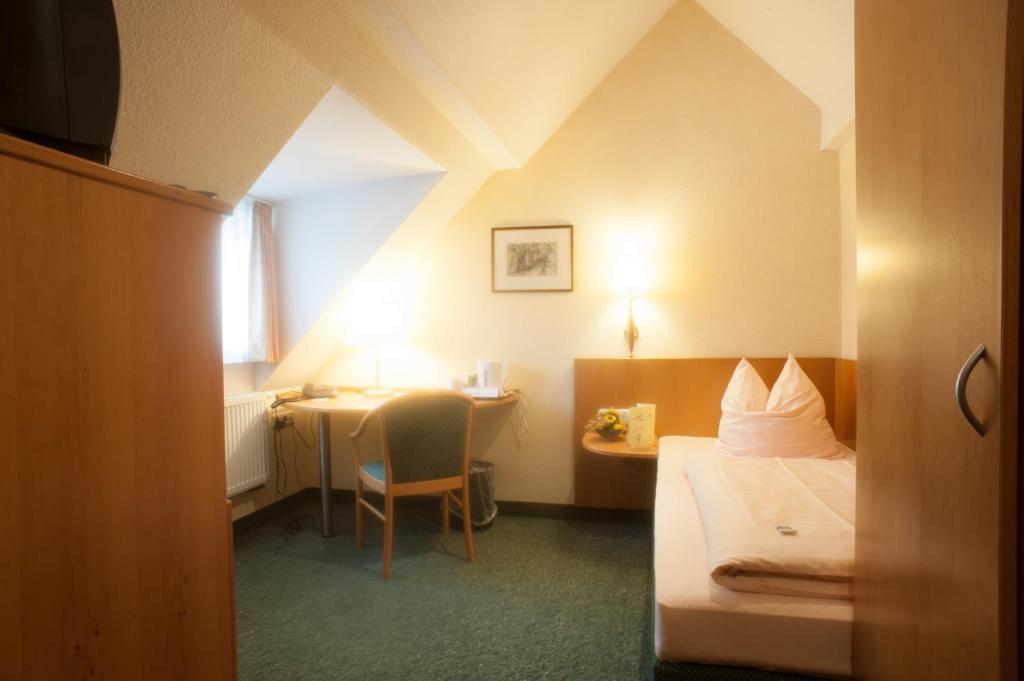 Hotel Domizil Alte Post Püttlingen Exterior foto