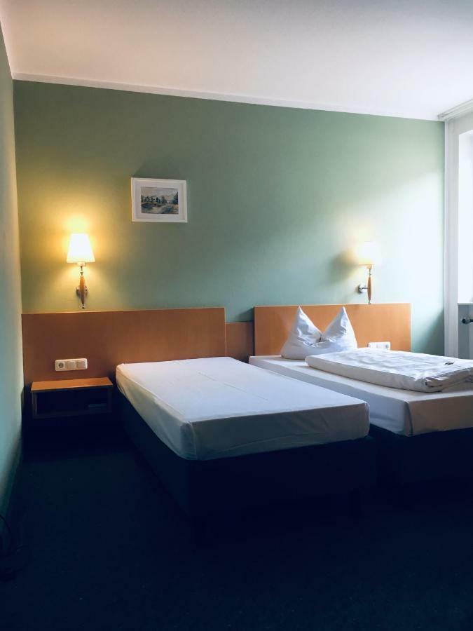 Hotel Domizil Alte Post Püttlingen Exterior foto