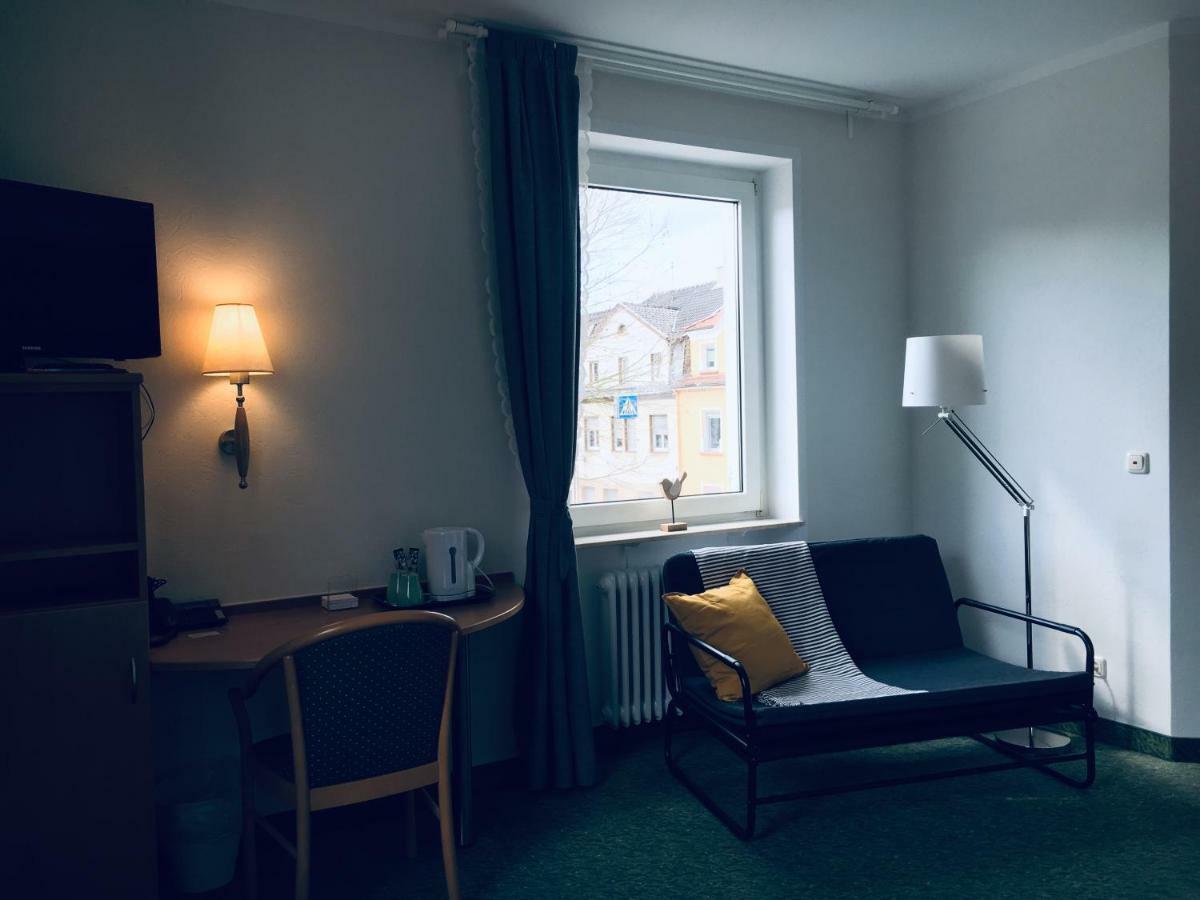 Hotel Domizil Alte Post Püttlingen Exterior foto